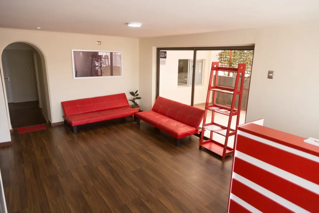 Sala de espera del centro Moves Mujer en Curicó